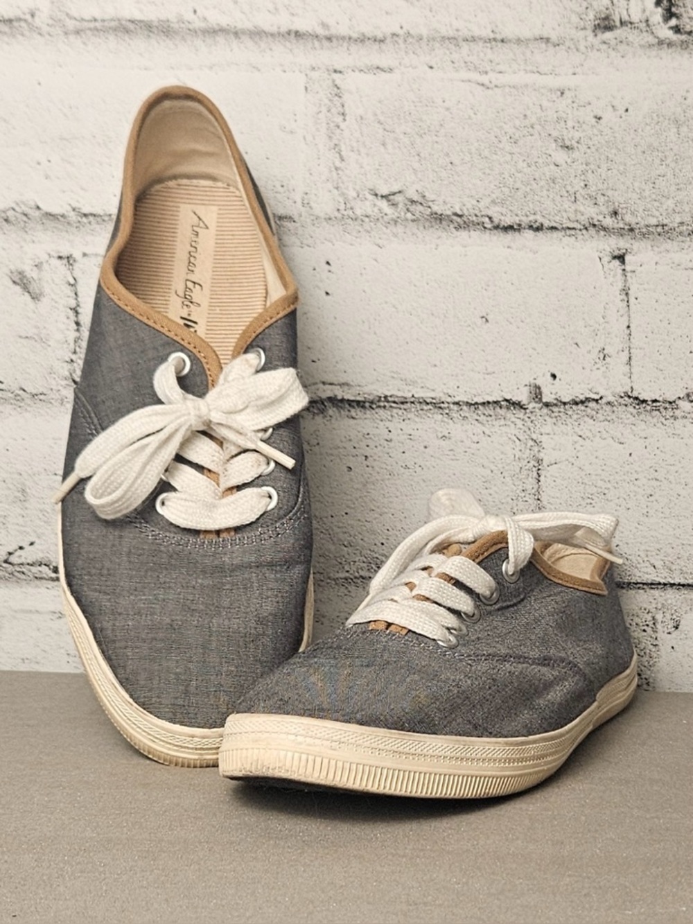 American Eagle Canvas Sneakers Grey Lace Up Casual Shoes Size 8